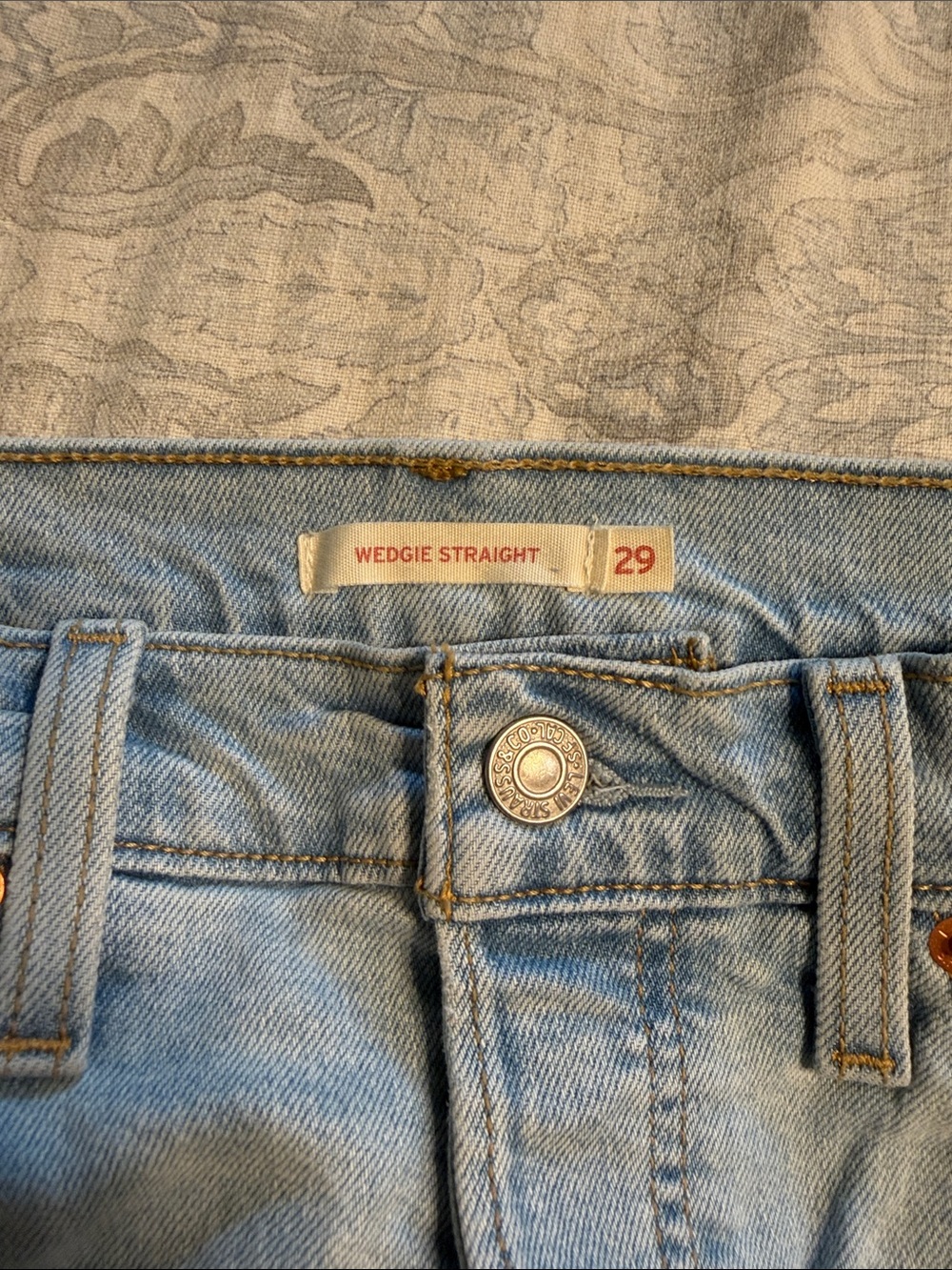 Levi's Light Blue Wedgie Straight Women's Jeans - Picture 2 of 6